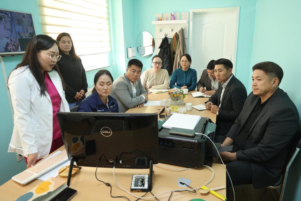 Нийгмийн хөгжлийн хороо өрхийн эрүүл мэндийн төвүүдийн үйл ажиллагаатай танилцлаа