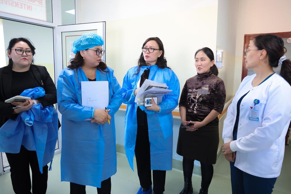 Орхон аймгийн эмэгтэй төлөөлөгчид тойрогтоо хийгдсэн хөрөнгө оруулалтын ажлыг шалгаж байна