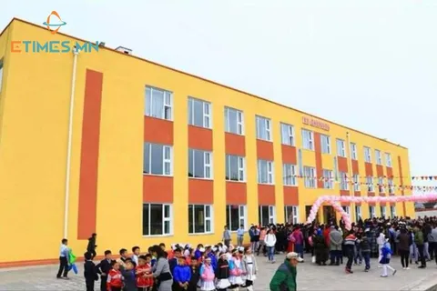 Эрдэнэтэд зарим ЕБС-ийн удирдлагын улс төржилт хэрээс хэтэрч, сурагчдаа хаяхад хүргэсэн үү...