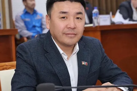 Д.ГАНБОЛД: ОРХОН АЙМАГ, ЭРДЭНЭТ ҮЙЛДВЭР ХООРОНДЫН ХАМТЫН АЖИЛЛАГААНЫ ХӨРӨНГӨ ОРУУЛАЛТЫН ДҮНГ НЭМЭГДҮҮЛЭХ ШААРДЛАГАД ДЭМЖЛЭГ ХҮСЛЭЭ