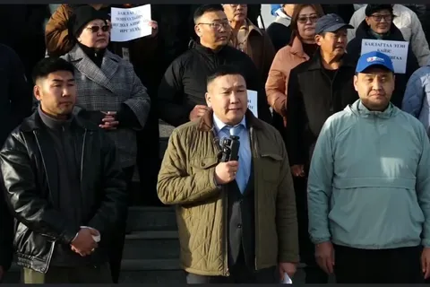 Оюу толгойн гурван их наядын ногдол ашгийг иргэдэд тэгш хүртээхийг Орхон аймгийн АН-ынхан дэмжив